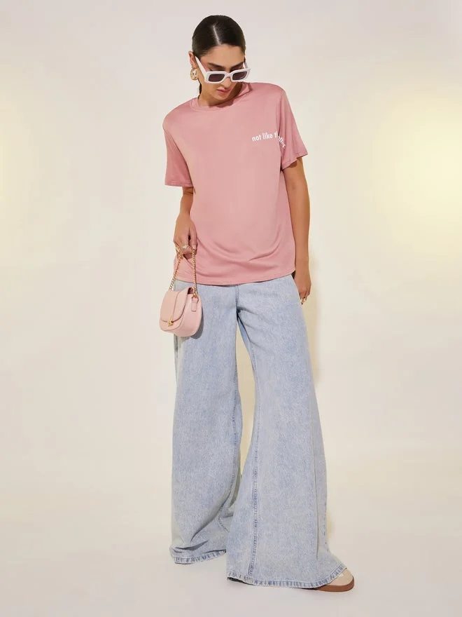 تايك تو تيشيرت دائري بعبارة مكتوبة